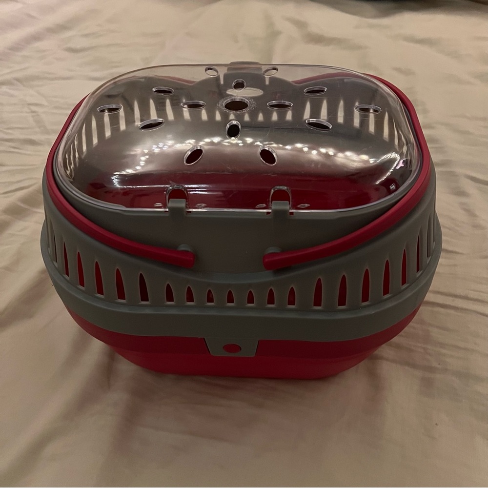 live world pet carrier